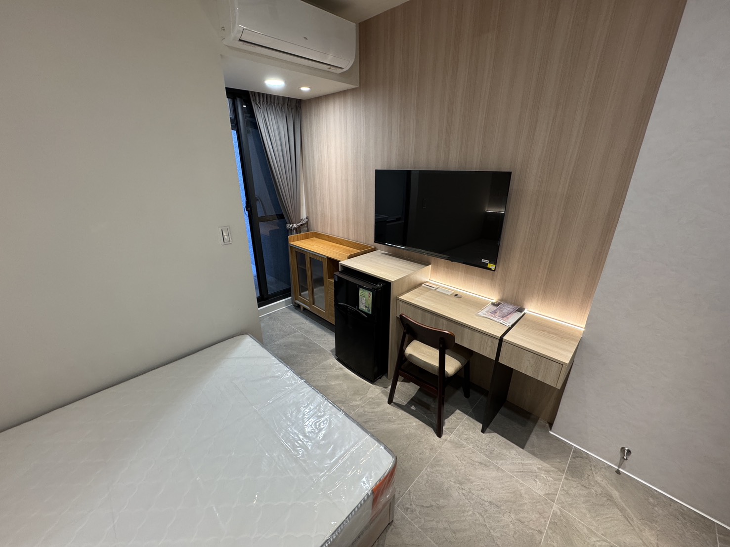 東區玉皇街電梯套房|獨洗陽台|可租補|月租12,800